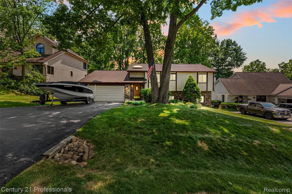 5135 Virgie Lane West Bloomfield Charter Township MI 48324
