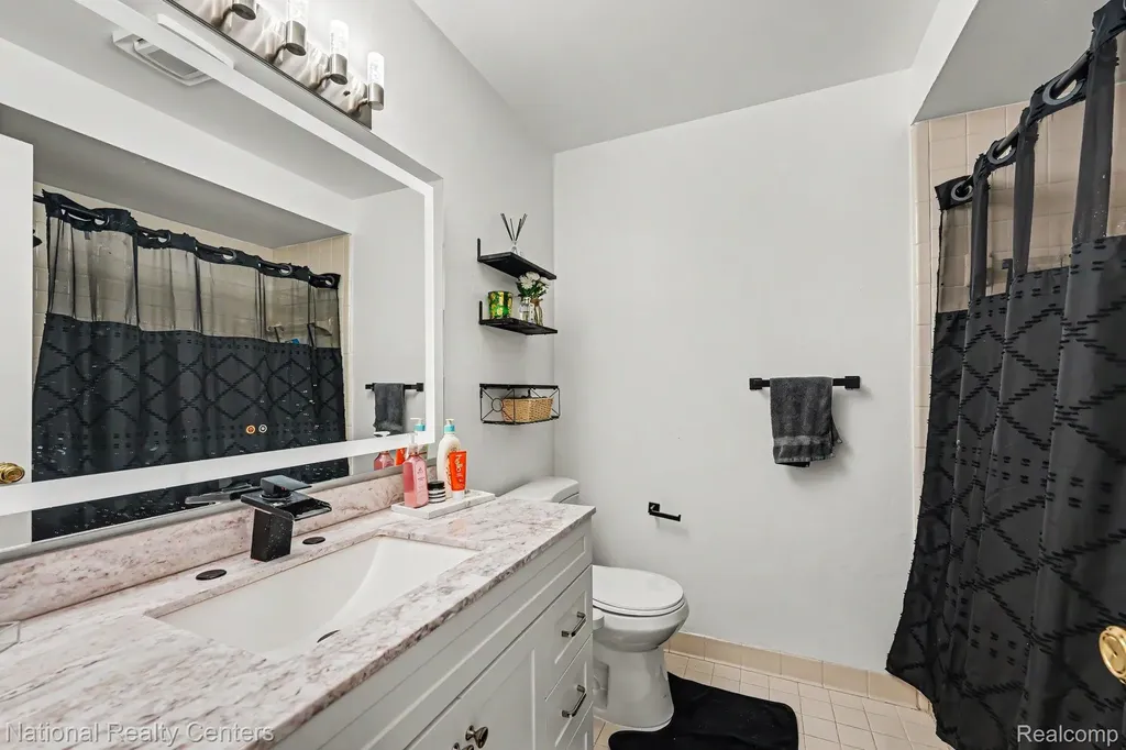 45277 Universal Court Shelby Charter Township MI 48317
