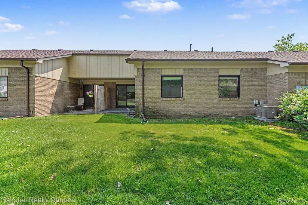 45277 Universal Court Shelby Charter Township MI 48317