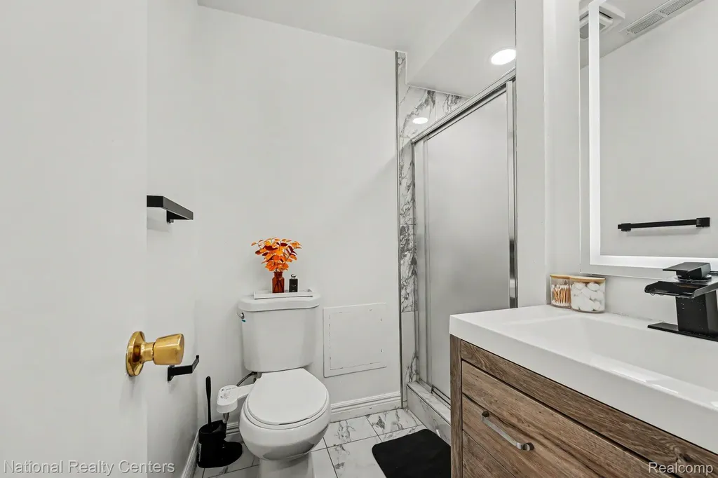 45277 Universal Court Shelby Charter Township MI 48317