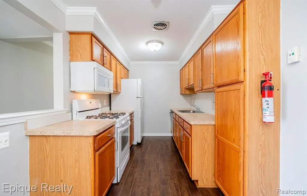 44467 Savery Drive Canton Charter Township MI 48187