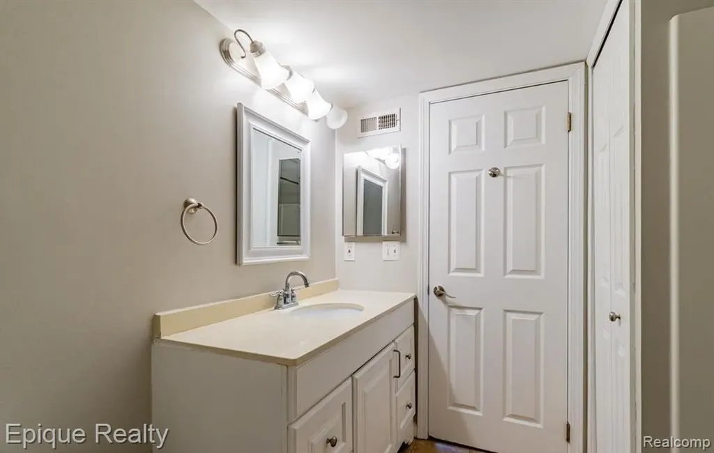 44467 Savery Drive Canton Charter Township MI 48187