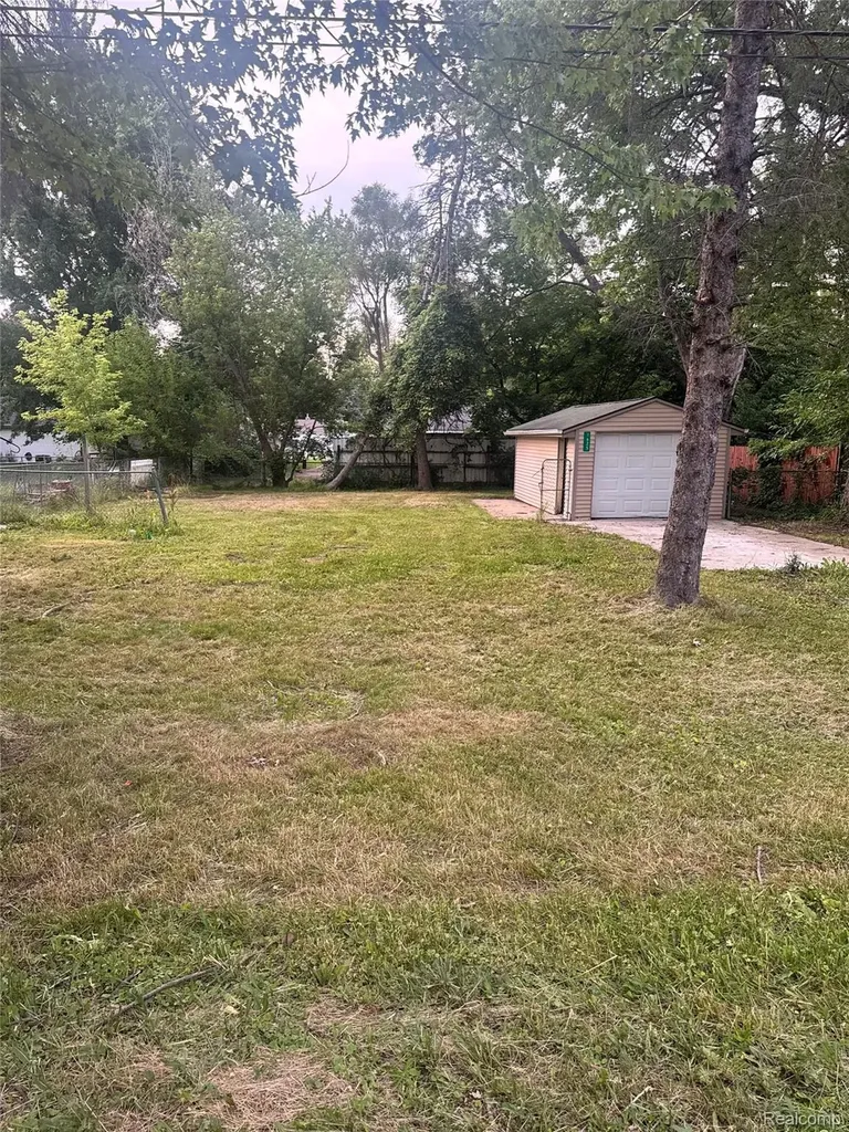 1625 Melinda Street Caledonia Charter Township MI 48867