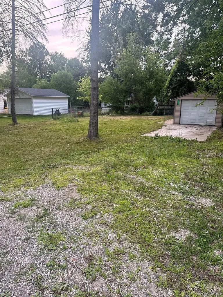 1625 Melinda Street Caledonia Charter Township MI 48867