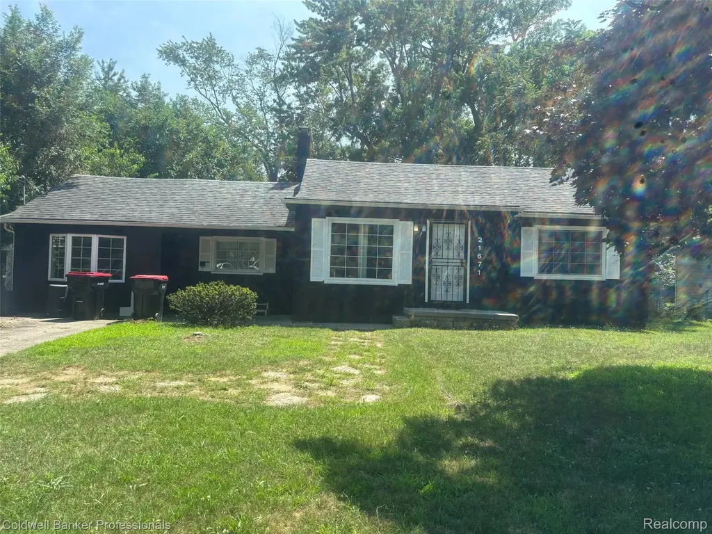 21671 Frazer Avenue Southfield City MI 48075