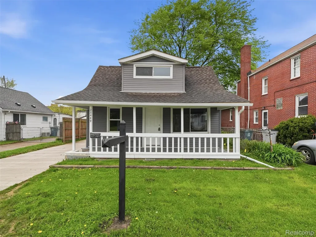 23449 Carlisle Avenue Hazel Park City MI 48030