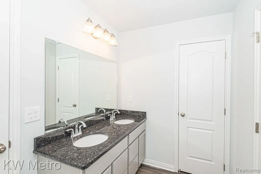 34616 John Bartley Circle Sterling Heights City MI 48310