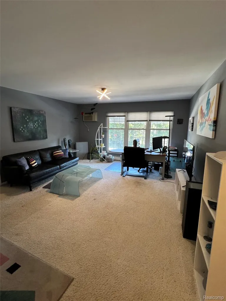 555 Townsend Street Birmingham City MI 48009