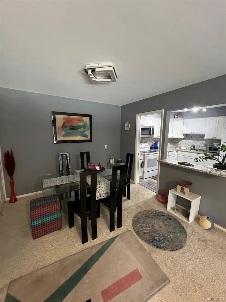 555 Townsend Street Birmingham City MI 48009
