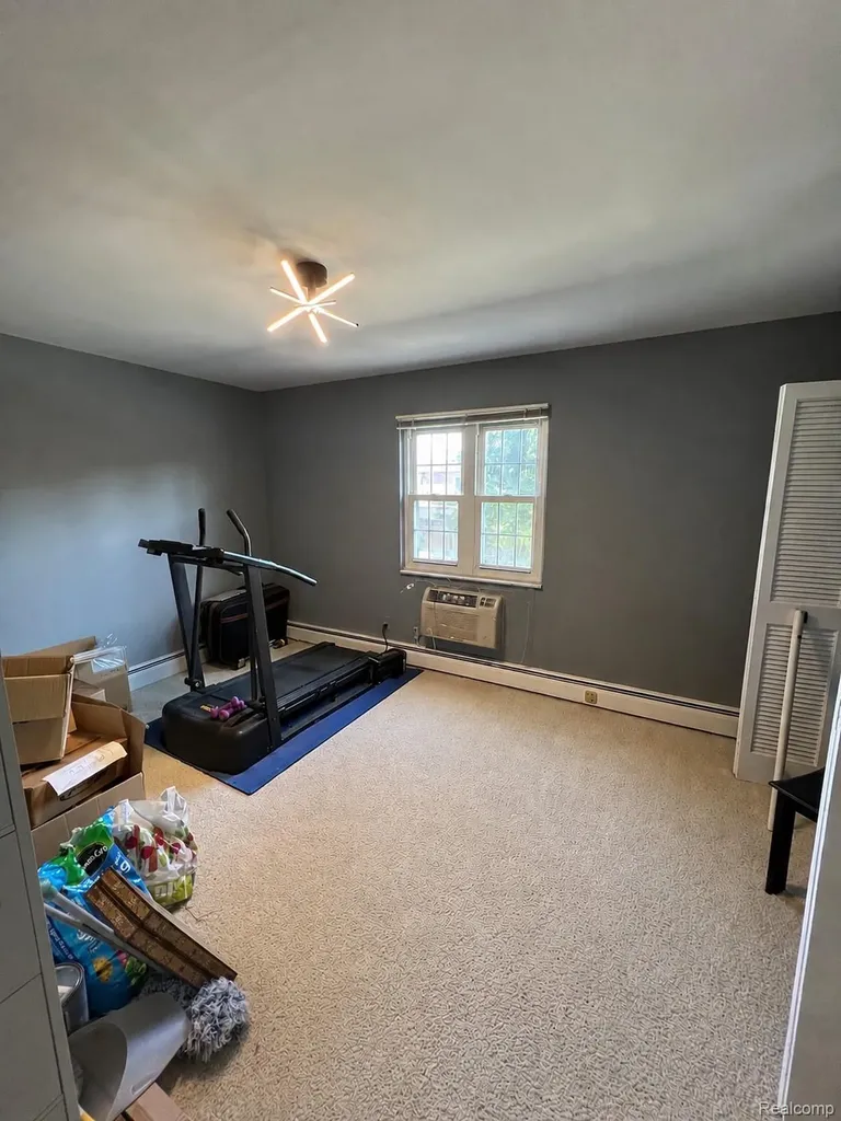 555 Townsend Street Birmingham City MI 48009