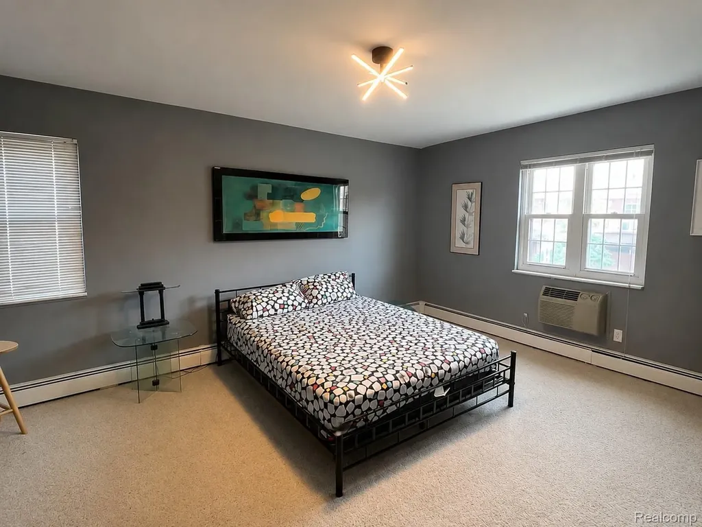 555 Townsend Street Birmingham City MI 48009
