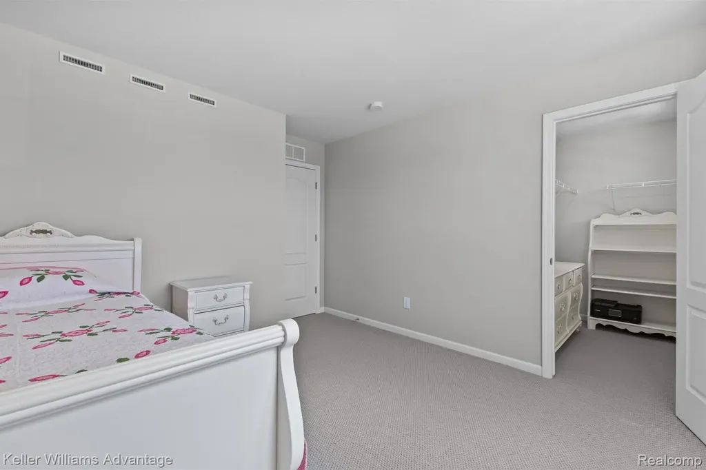 836 Addison Circle Commerce Charter Township MI 48390