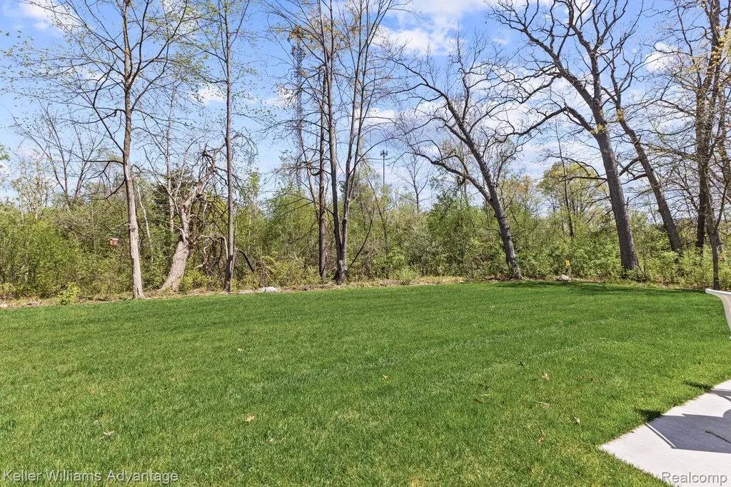 836 Addison Circle Commerce Charter Township MI 48390