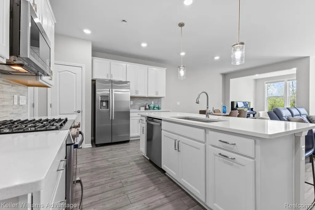 836 Addison Circle Commerce Charter Township MI 48390