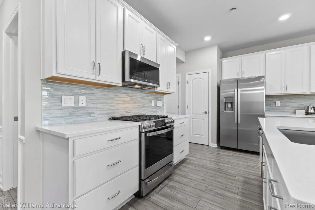 836 Addison Circle Commerce Charter Township MI 48390