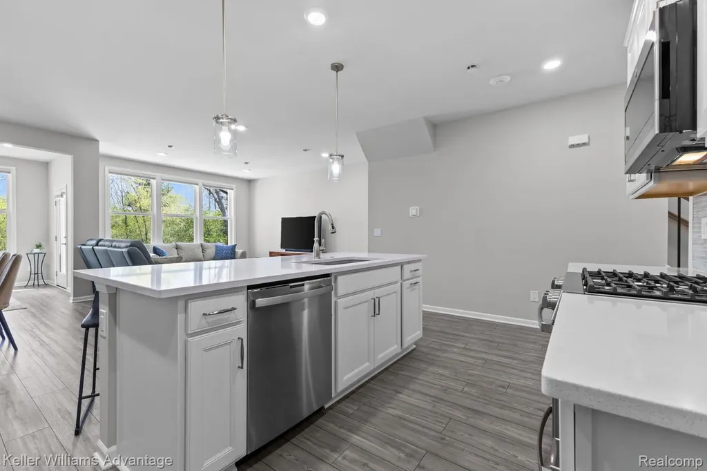 836 Addison Circle Commerce Charter Township MI 48390