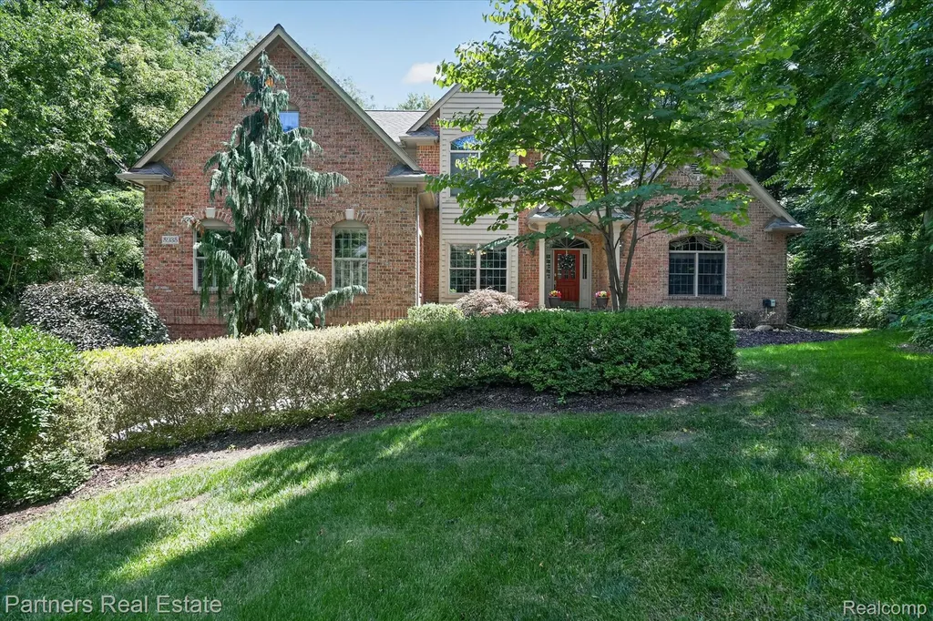5935 Winans View Court Hamburg Township MI 48169