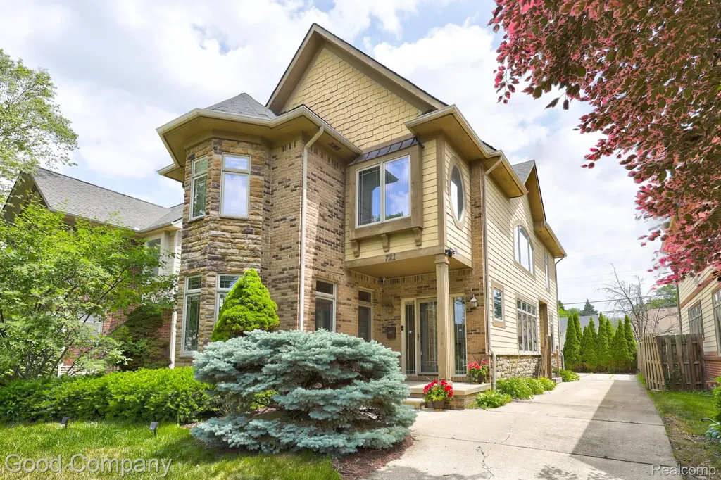 721 S Kenwood Avenue Royal Oak City MI 48067