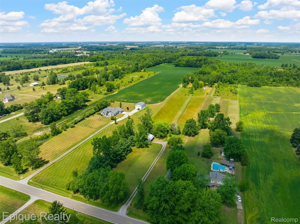 12168 W Lennon Road Clayton Charter Township MI 48449