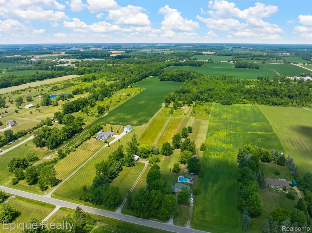 12168 W Lennon Road Clayton Charter Township MI 48449
