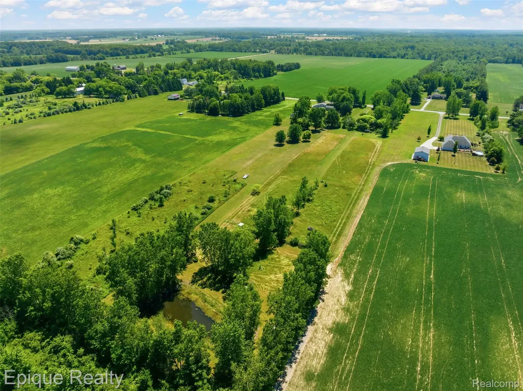 12168 W Lennon Road Clayton Charter Township MI 48449