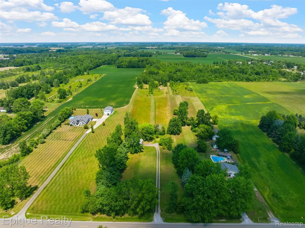 12168 W Lennon Road Clayton Charter Township MI 48449