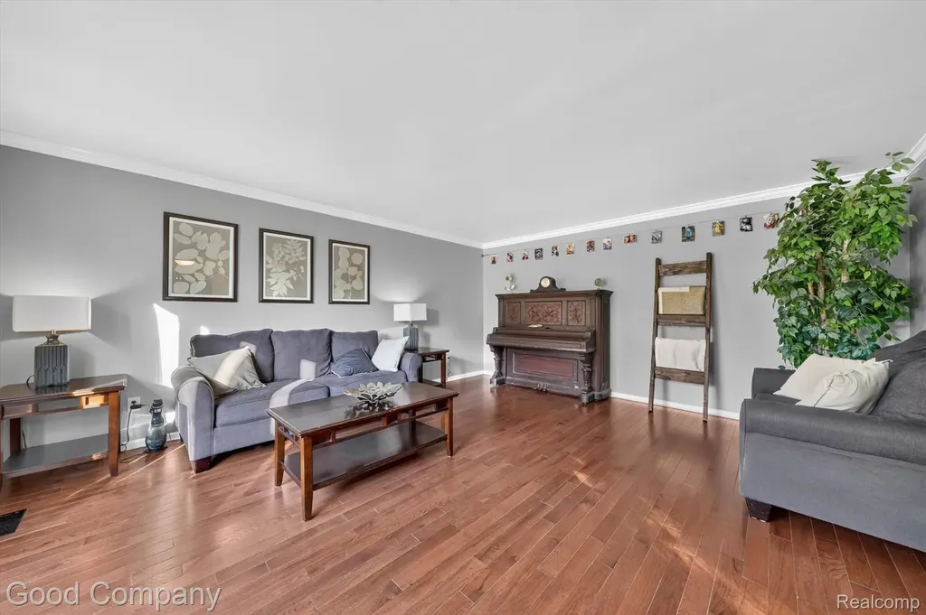 38921 Santa Barbara Street Clinton Charter Township MI 48036