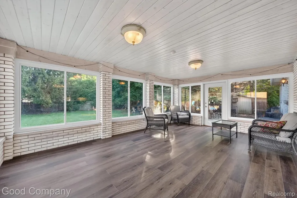 38921 Santa Barbara Street Clinton Charter Township MI 48036