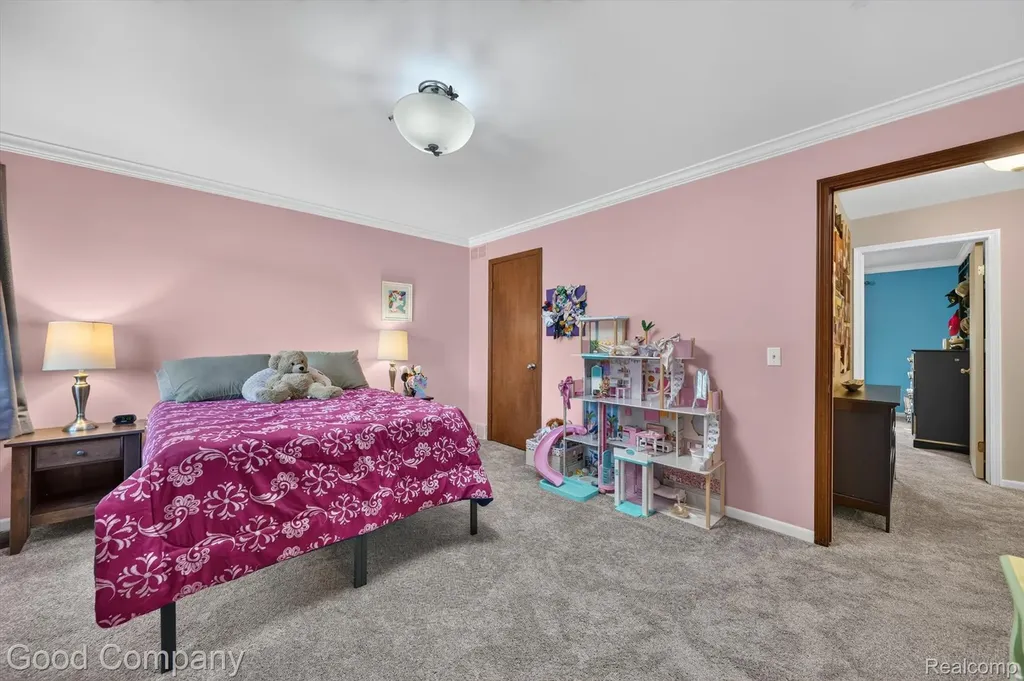 38921 Santa Barbara Street Clinton Charter Township MI 48036