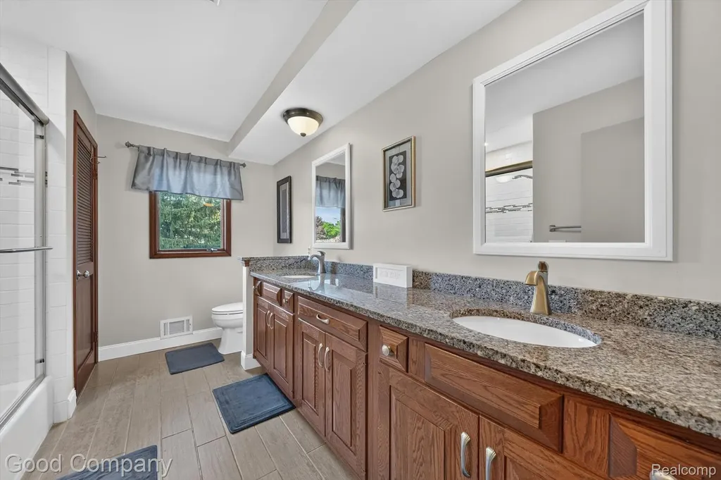 38921 Santa Barbara Street Clinton Charter Township MI 48036