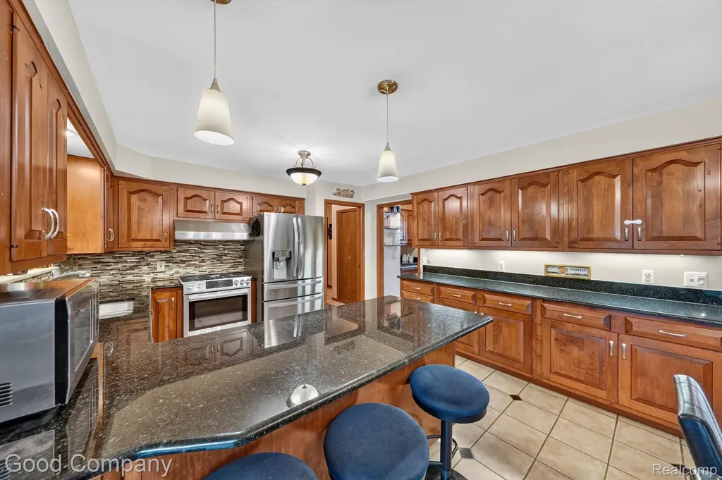 38921 Santa Barbara Street Clinton Charter Township MI 48036