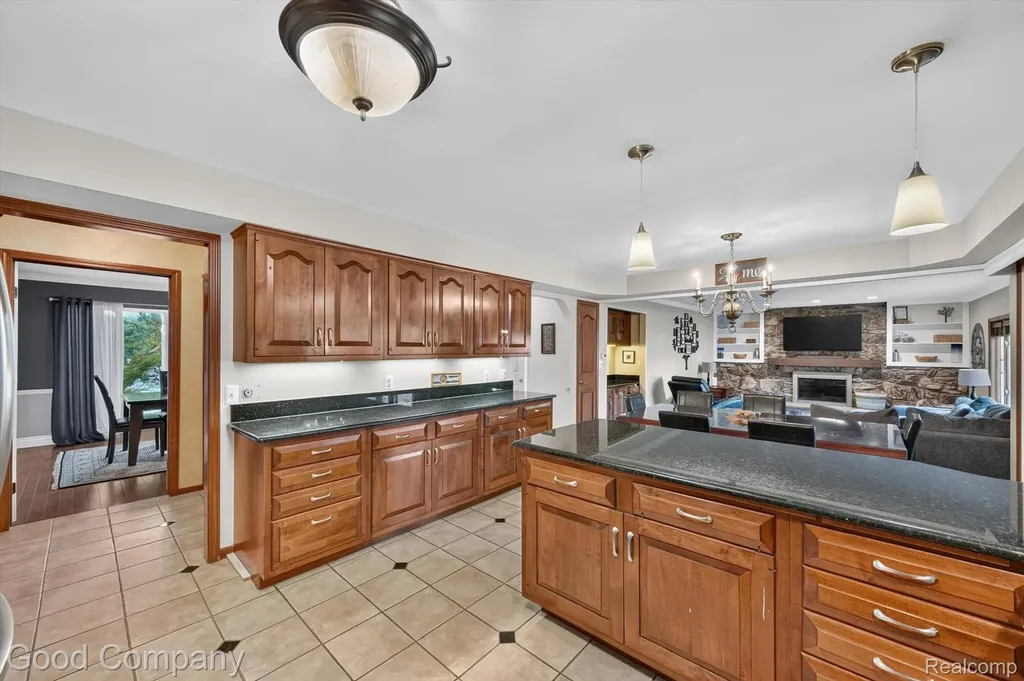 38921 Santa Barbara Street Clinton Charter Township MI 48036