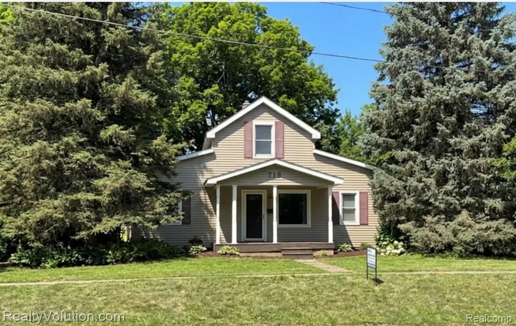 718 S Main Street Almont Village MI 48003