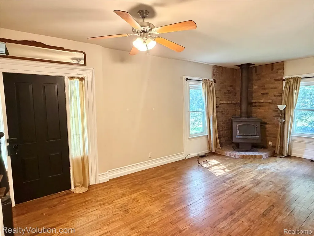 718 S Main Street Almont Village MI 48003