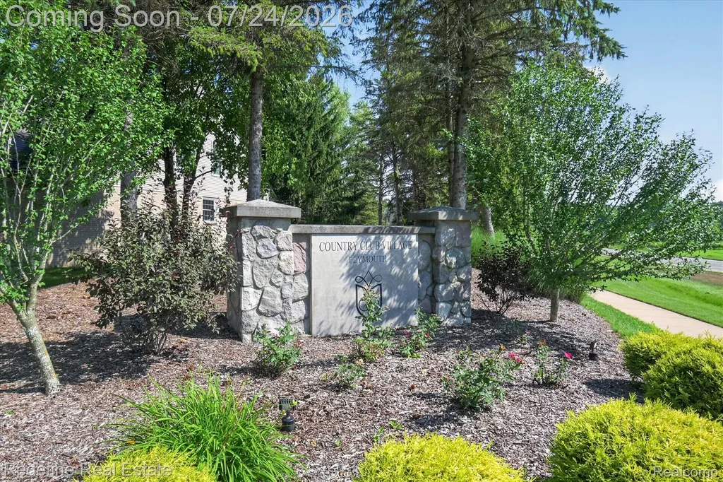 51370 Plymouth Heights Lane Plymouth Charter Township MI 48170