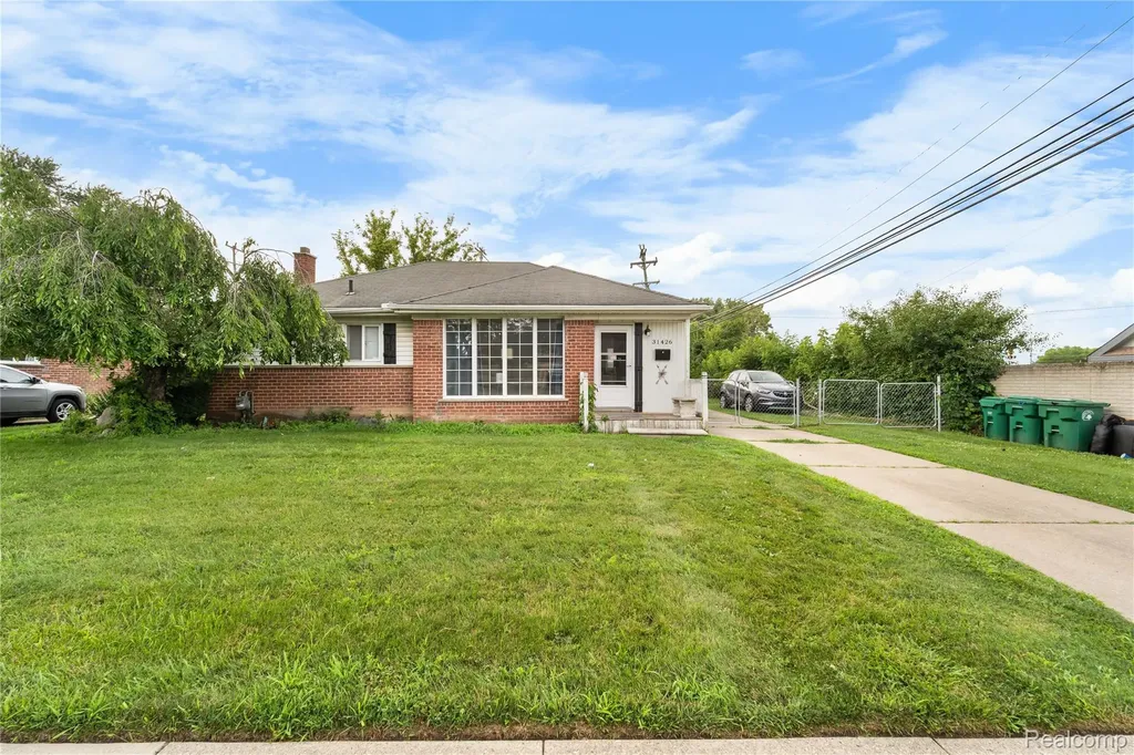 31426 Rush Street Garden City City MI 48135