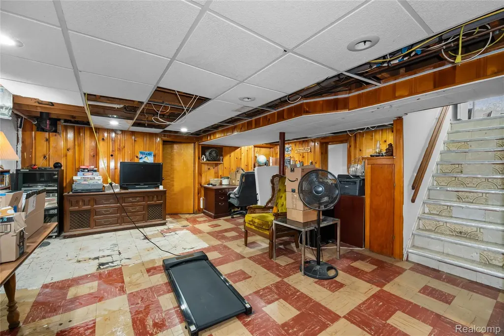 31426 Rush Street Garden City City MI 48135