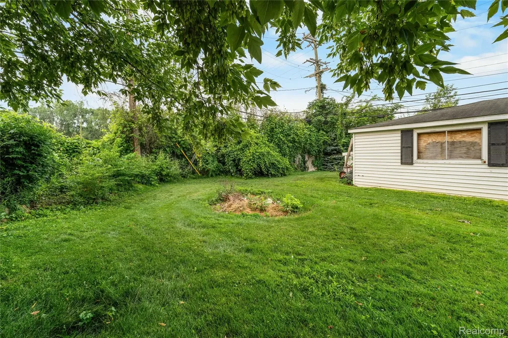 31426 Rush Street Garden City City MI 48135