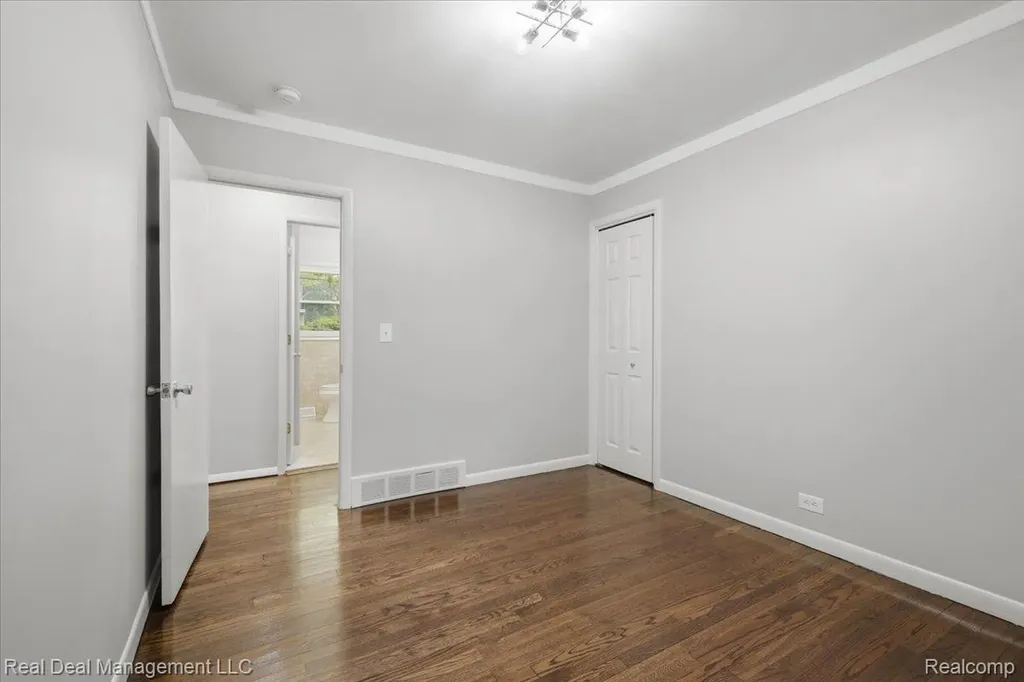 6380 Elmwood Drive Waterford Charter Township MI 48329