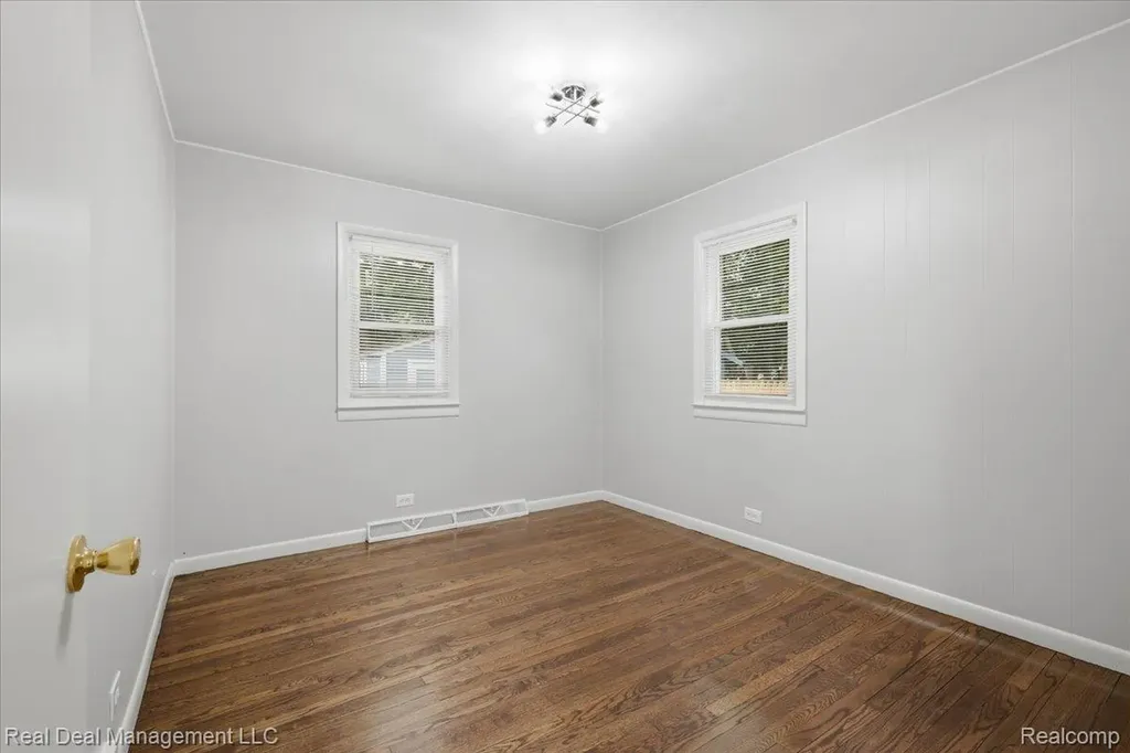 6380 Elmwood Drive Waterford Charter Township MI 48329