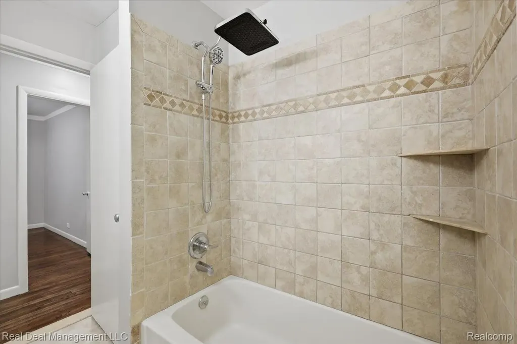6380 Elmwood Drive Waterford Charter Township MI 48329