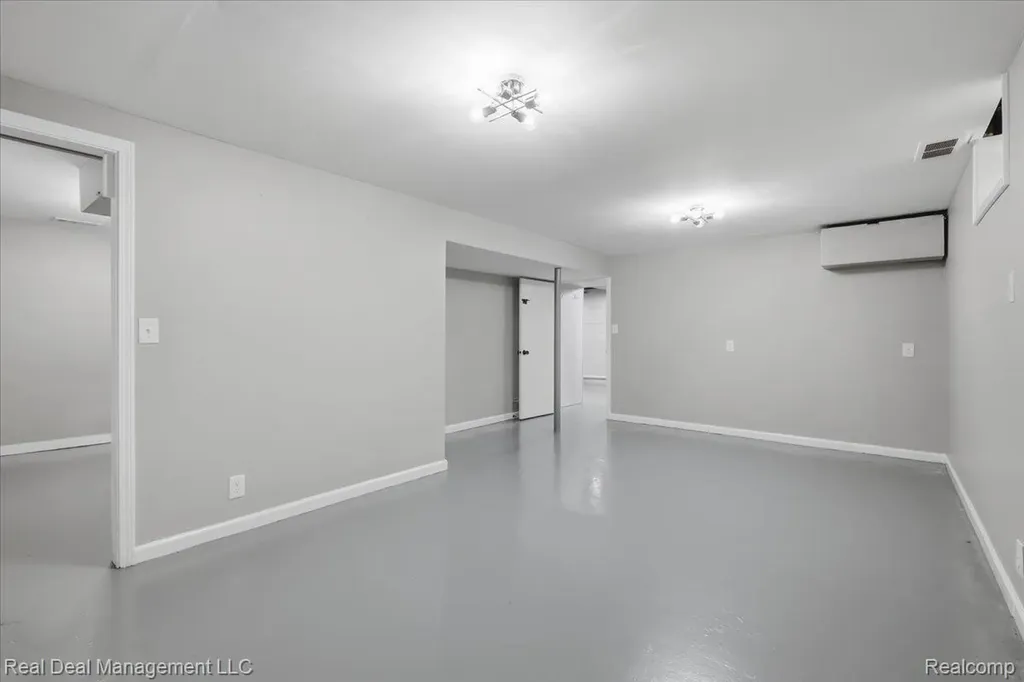 6380 Elmwood Drive Waterford Charter Township MI 48329