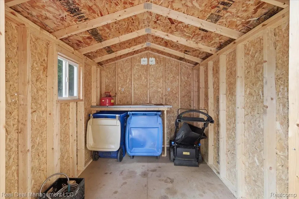 6380 Elmwood Drive Waterford Charter Township MI 48329