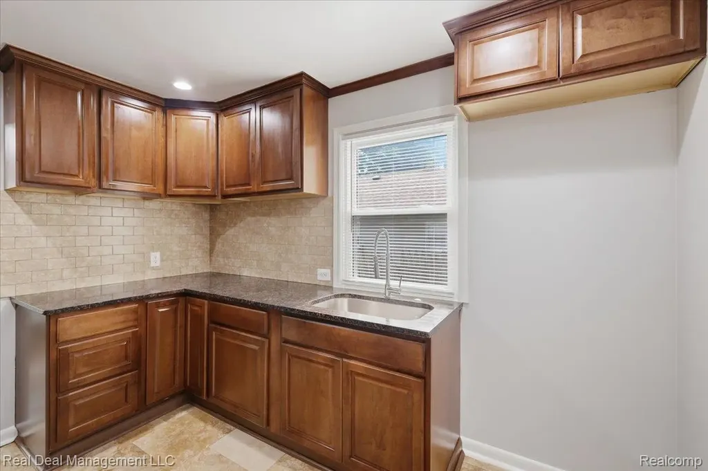6380 Elmwood Drive Waterford Charter Township MI 48329
