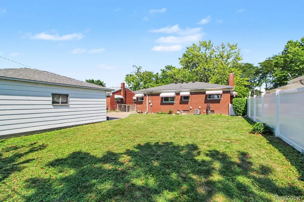 2928 Middlefield Drive Trenton City MI 48183