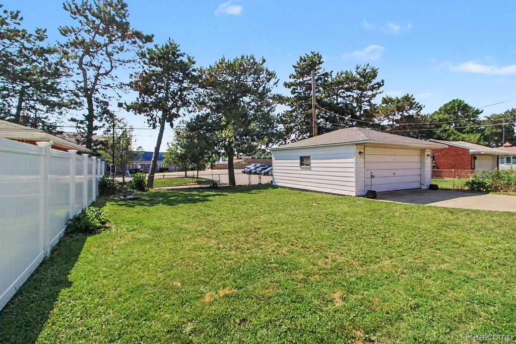 2928 Middlefield Drive Trenton City MI 48183
