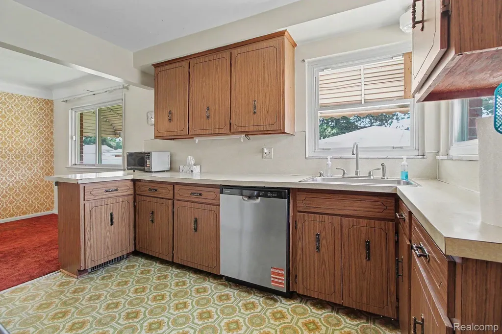 2928 Middlefield Drive Trenton City MI 48183