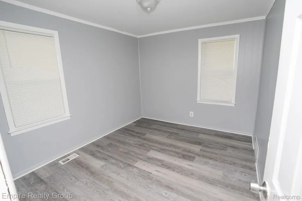26949 Annapolis Dearborn Heights City MI 48125
