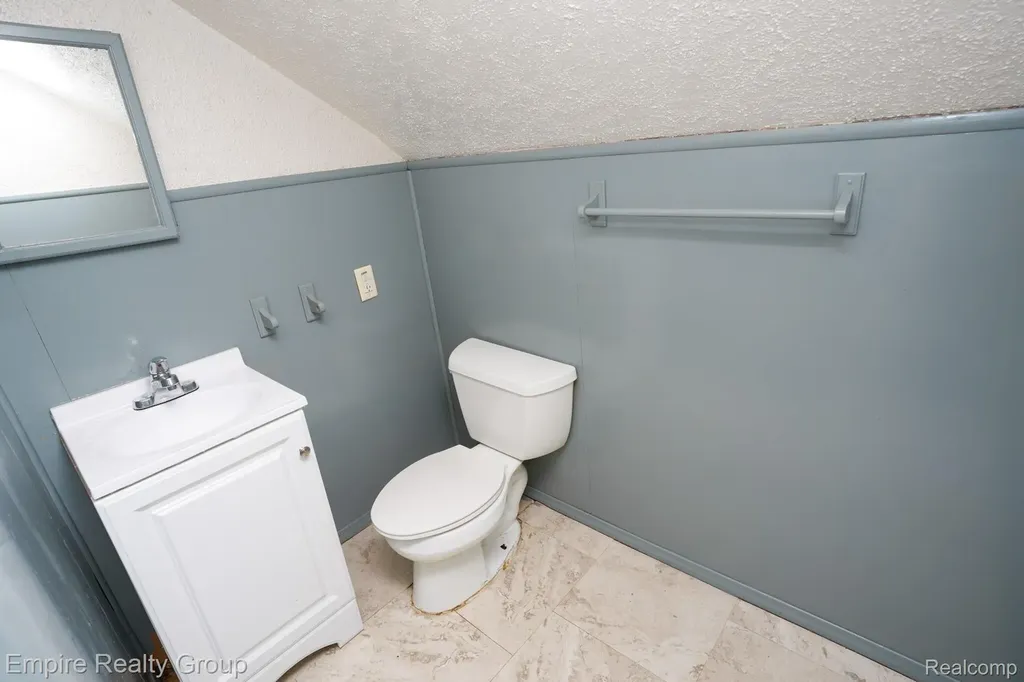 26949 Annapolis Dearborn Heights City MI 48125
