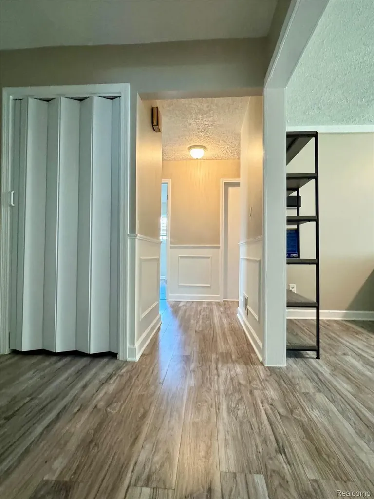 14718 Howell Court Sterling Heights City MI 48312